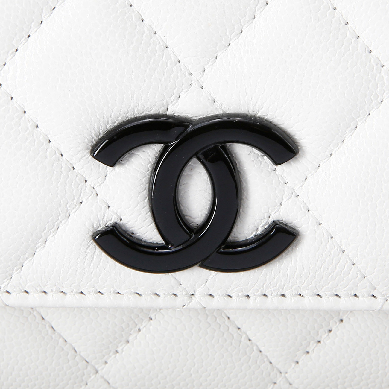 CHANEL(USED)샤넬 시즌 캐비어 화이트 CC로고 WOC
