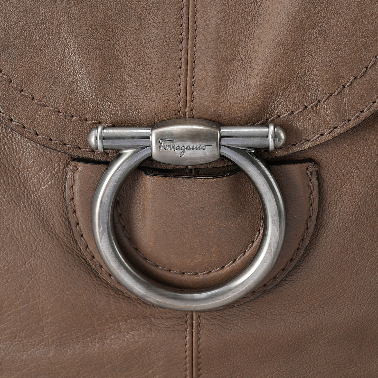 FERRAGAMO(USED)페라가모 21 B468 간치니 숄더백