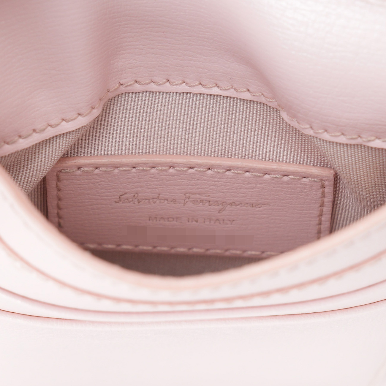 FERRAGAMO(USED)페레가모 바라리본 폰홀더 크로스백
