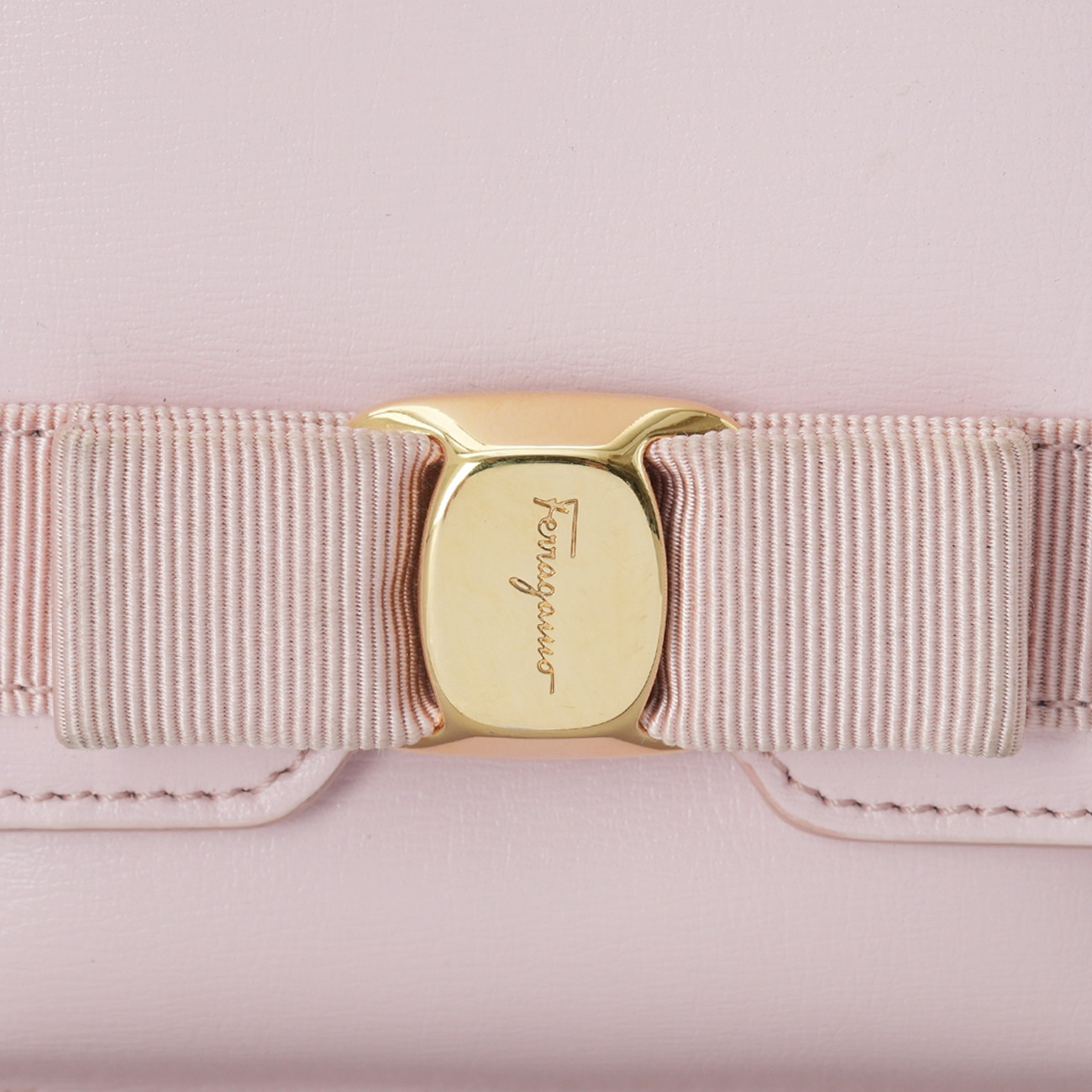 FERRAGAMO(USED)페레가모 바라리본 폰홀더 크로스백