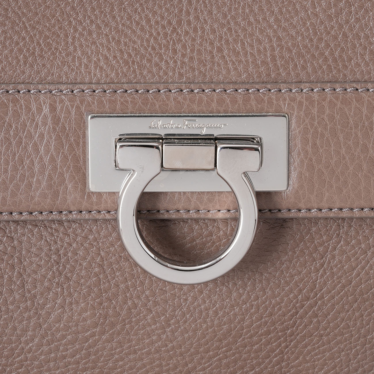 FERRAGAMO(USED)페레가모 21D304 간치니 레더 토트백
