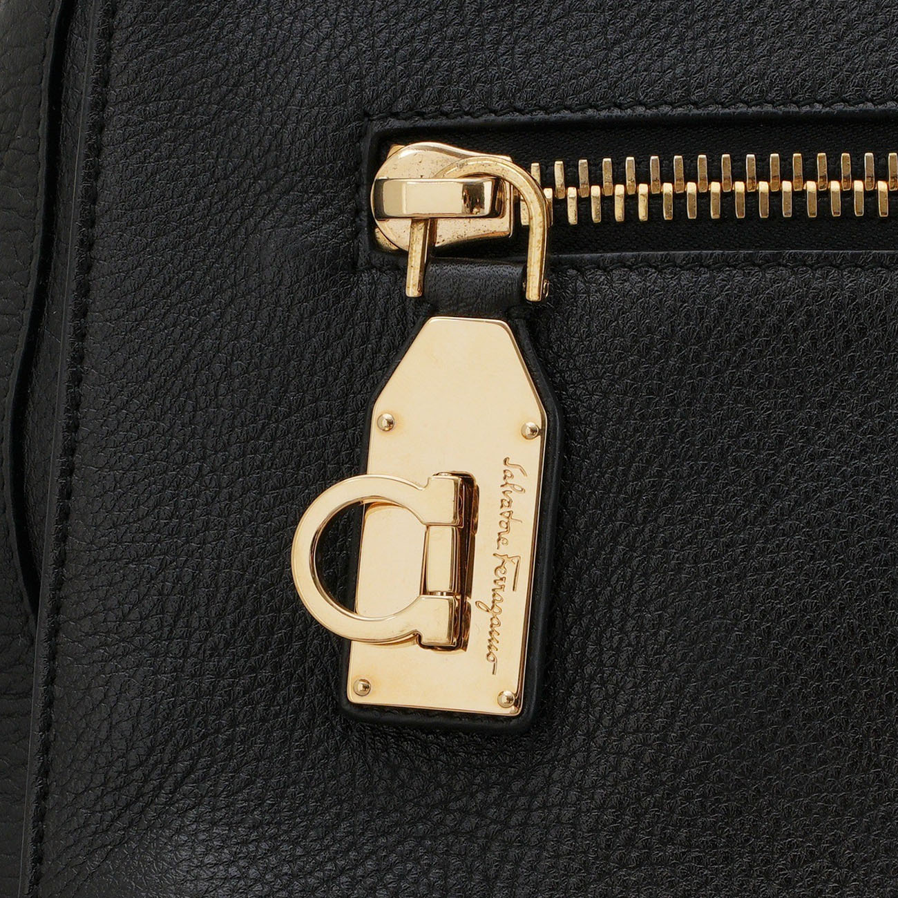 FERRAGAMO(USED)페라가모 간치니 레더 숄더백