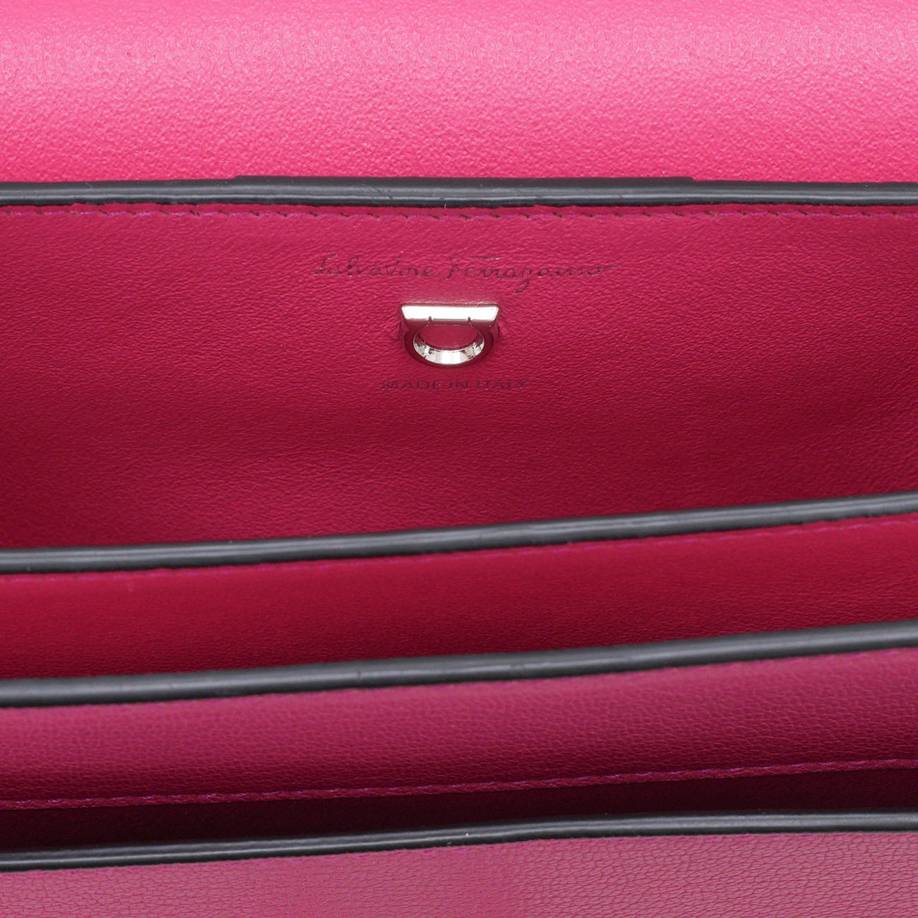 FERRAGAMO(USED)페레가모 레더 크로스백