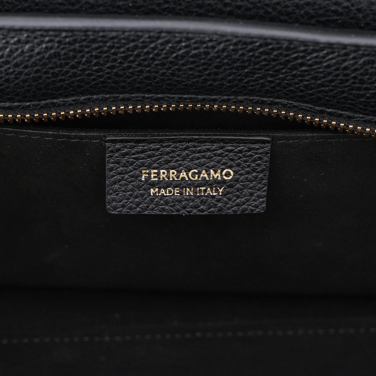 SALVATORE FERRAGAMO(USED)페레가모 이스트 웨스트 레더 숄더백