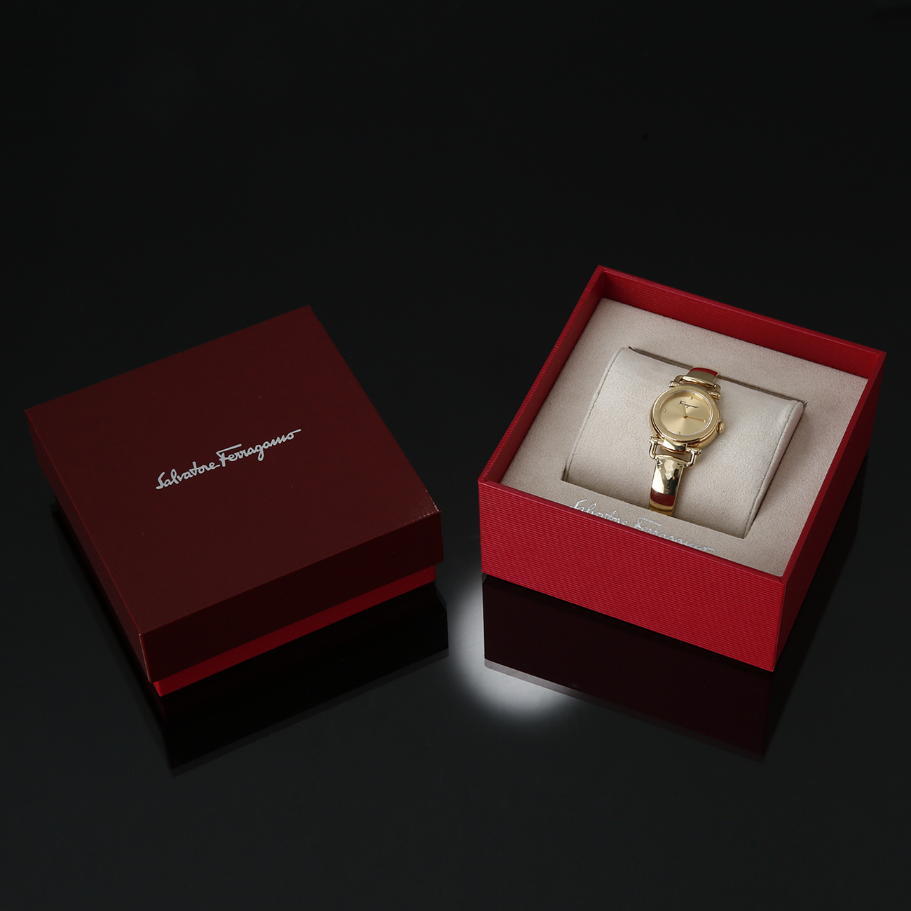 FERRAGAMO(USED)페레가모 금장 시계