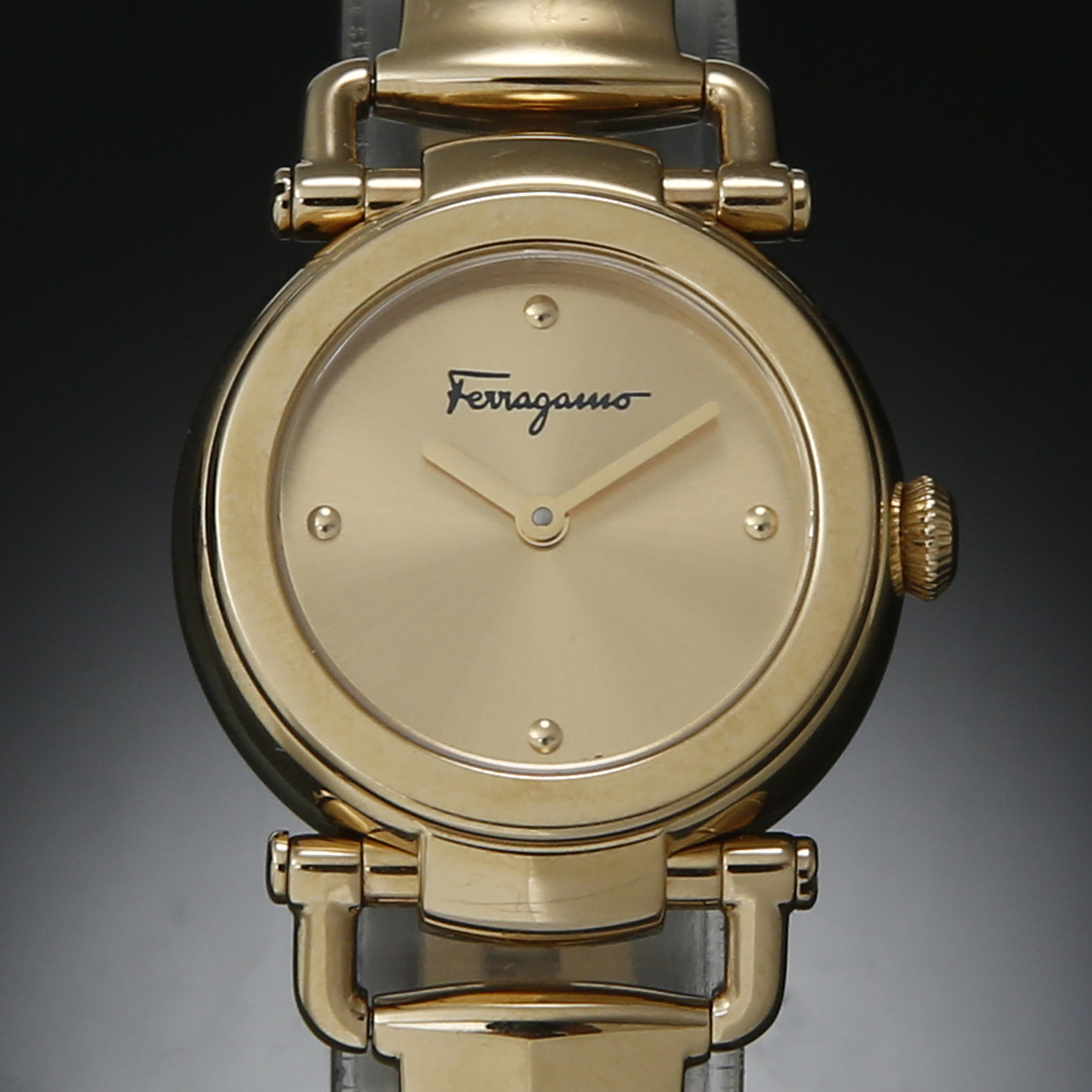 FERRAGAMO(USED)페레가모 금장 시계