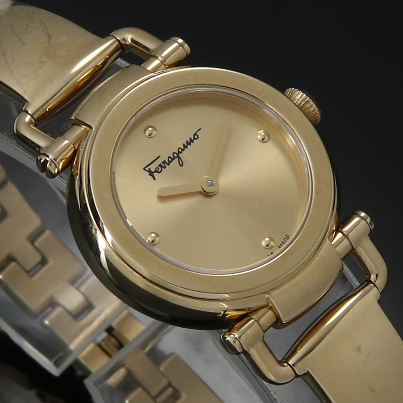 FERRAGAMO(USED)페레가모 금장 시계