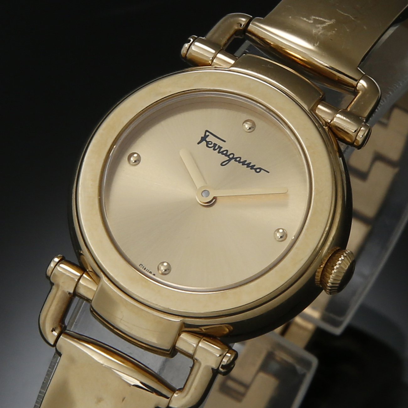 FERRAGAMO(USED)페레가모 금장 시계