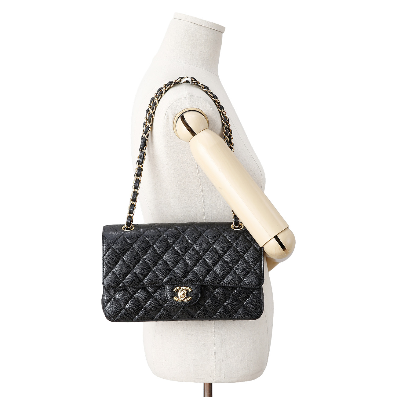CHANEL(USED)샤넬 클래식 캐비어 미듐 금장