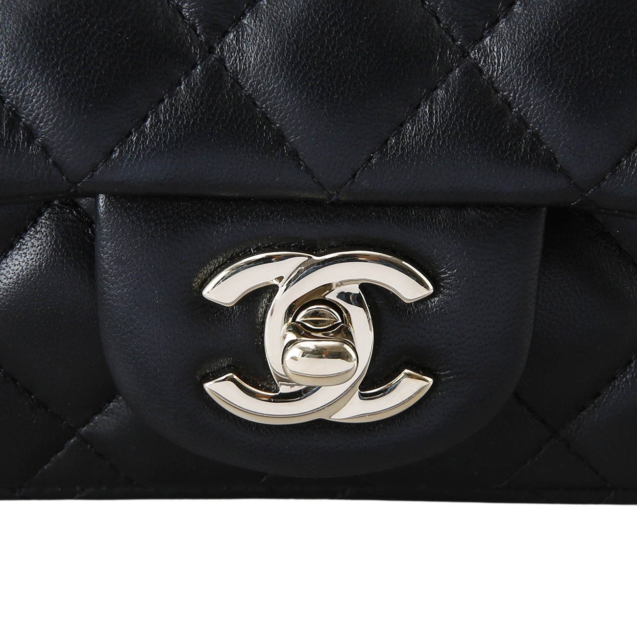 CHANEL(USED)샤넬 클래식 램스킨 쁘띠삭