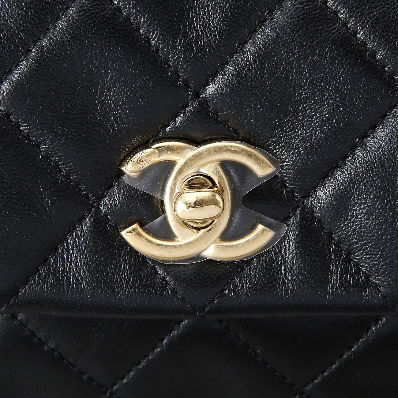 CHANEL(USED)샤넬 시즌 램스킨 체인 크로스백