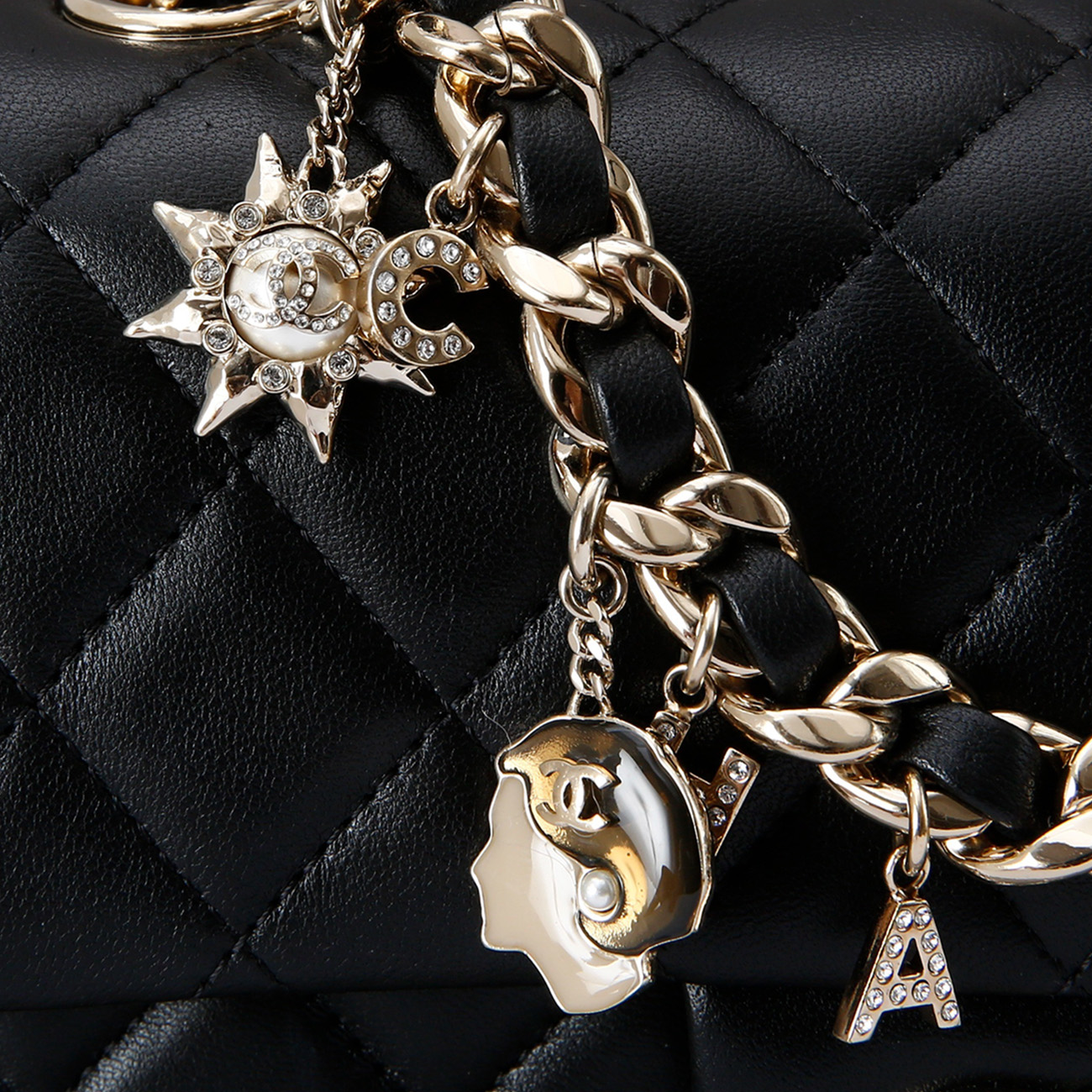CHANEL(USED)샤넬 시즌 참 장식 클래식 뉴미니