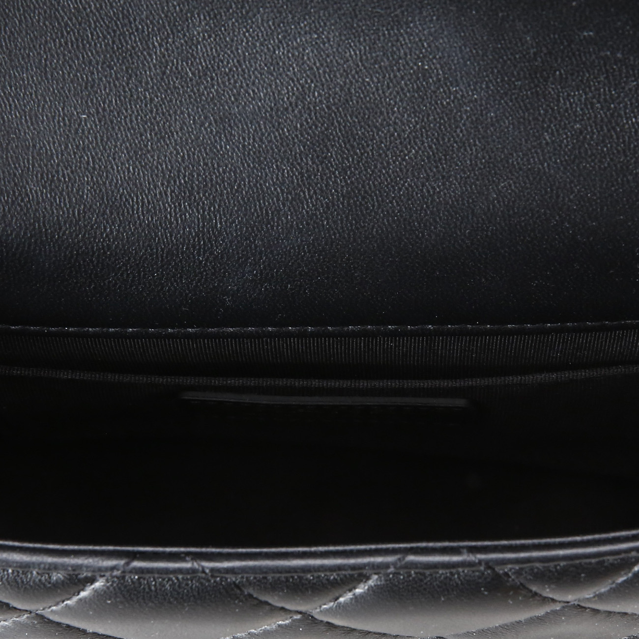 CHANEL(USED)샤넬 시즌 진주 체인 스트랩 플랩백