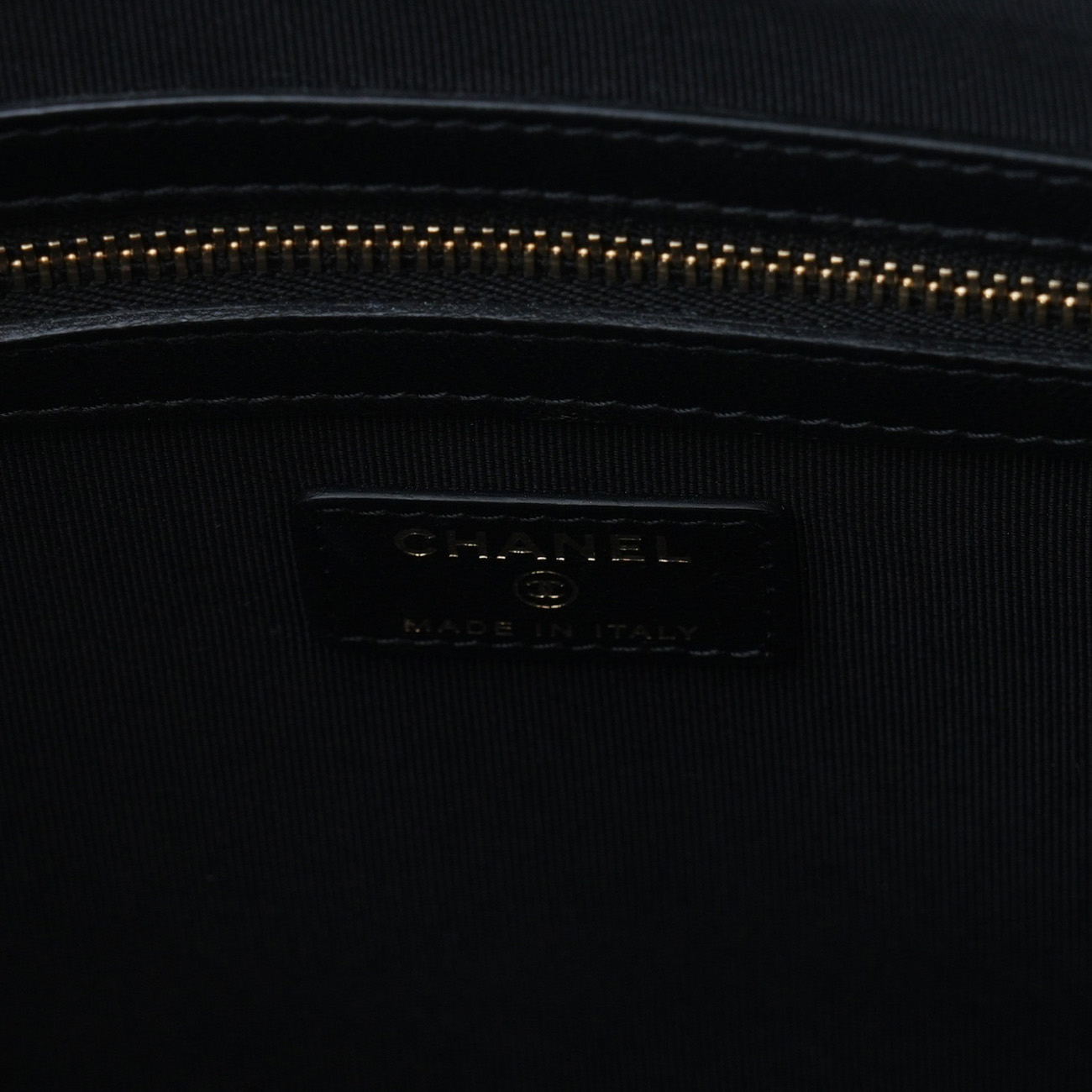 CHANEL(USED)샤넬 클래식 쉐브론 클러치 미듐