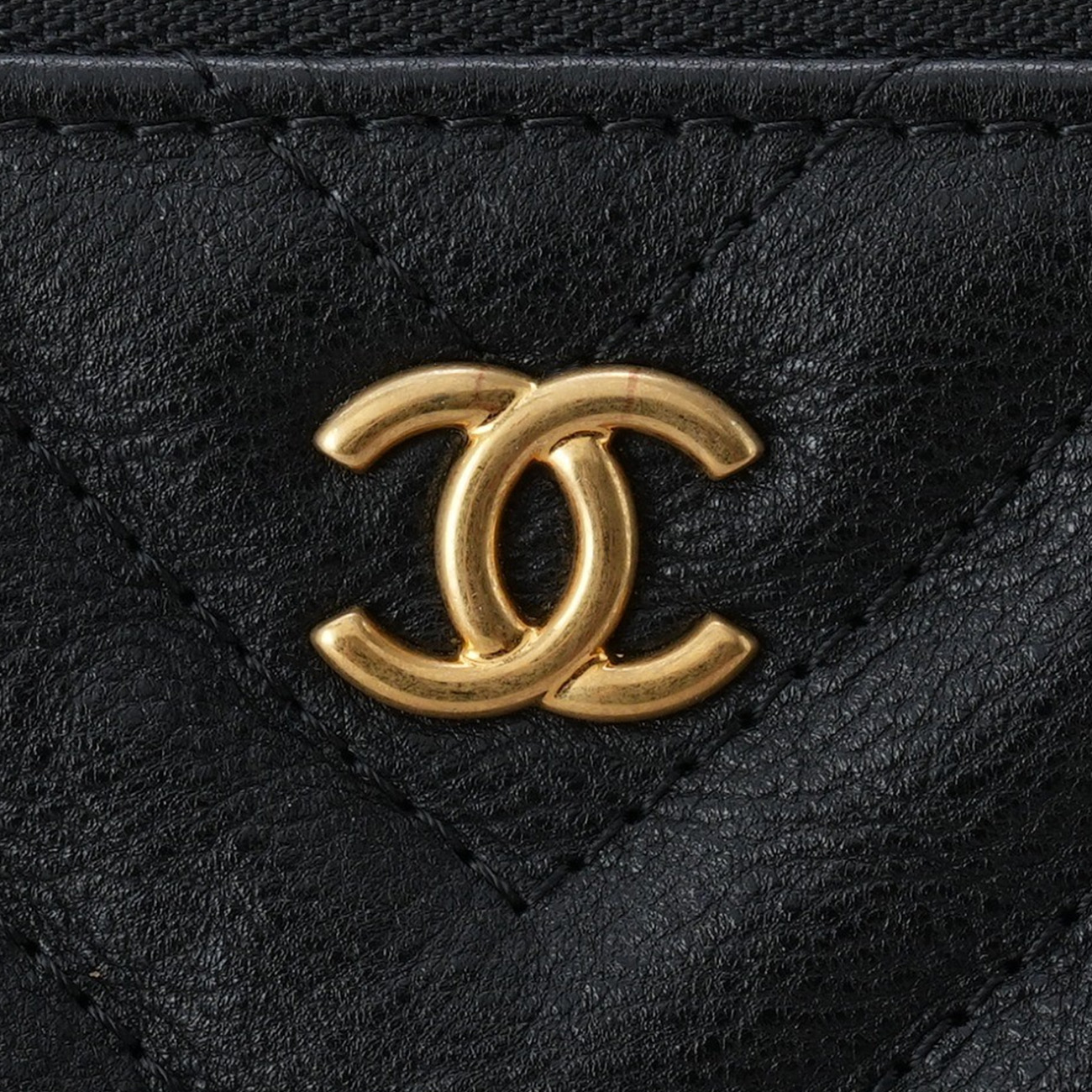 CHANEL(USED)샤넬 클래식 쉐브론 클러치 미듐