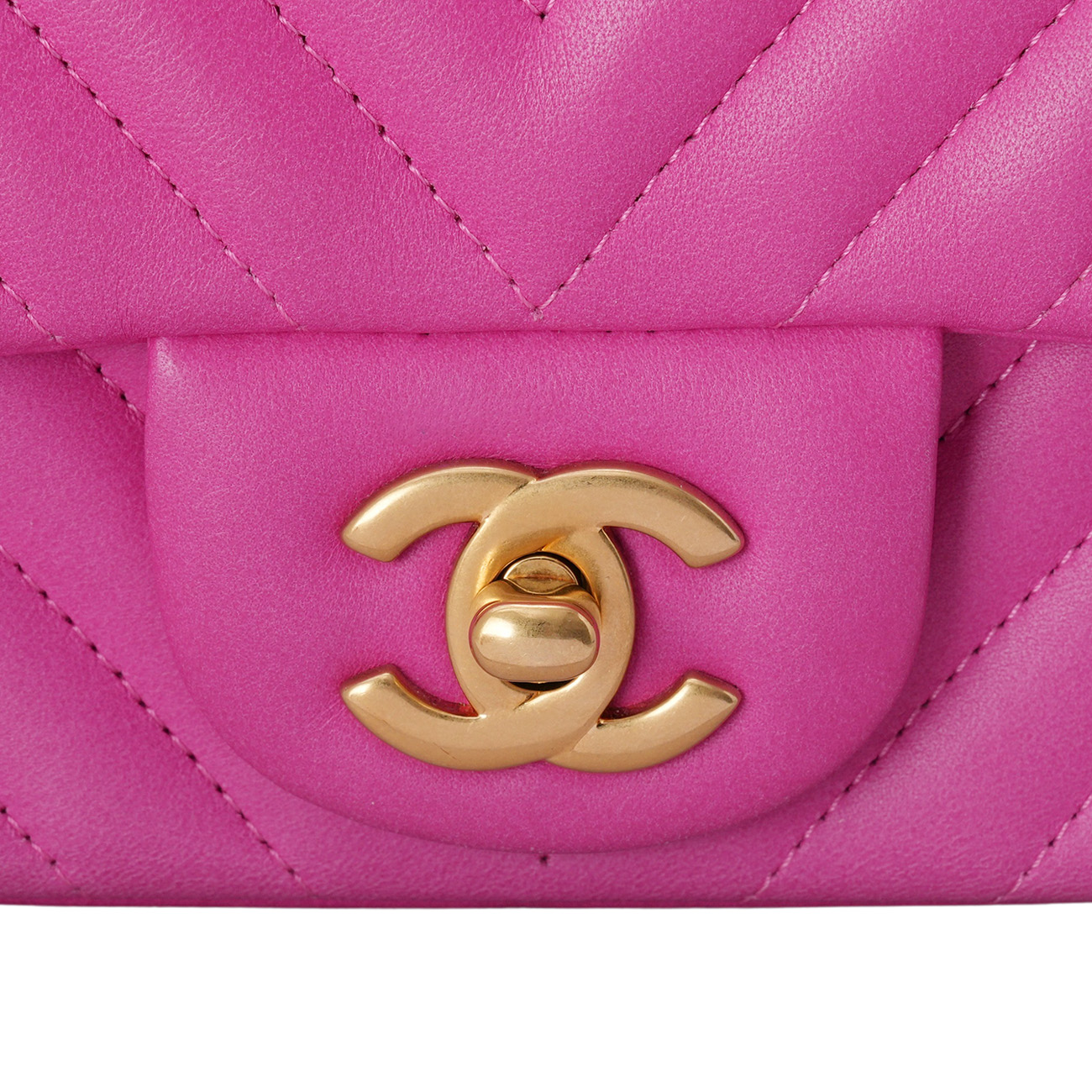 CHANEL(USED)샤넬 클래식 쉐브론 쁘띠삭