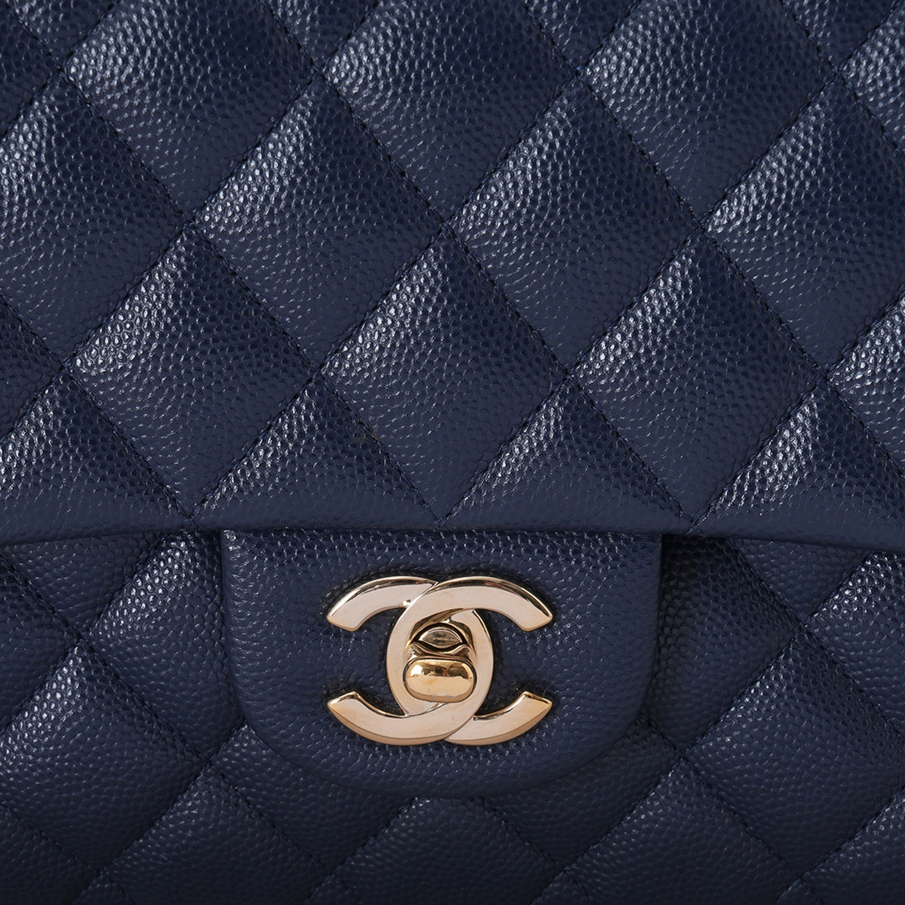 CHANEL(USED)샤넬 캐비어 클래식 미듐 플랩백