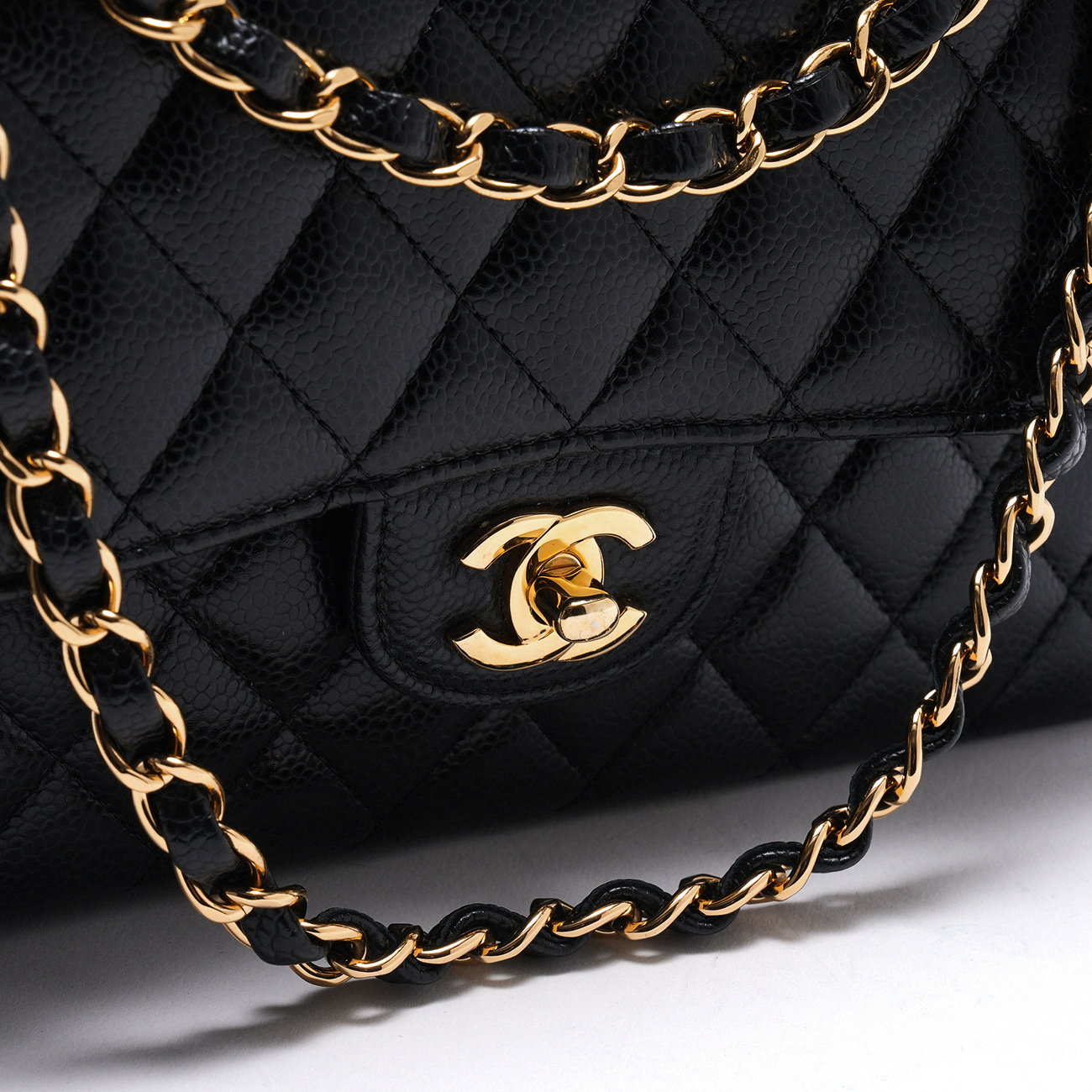CHANEL(USED)샤넬 캐비어 클래식 미듐 플랩백