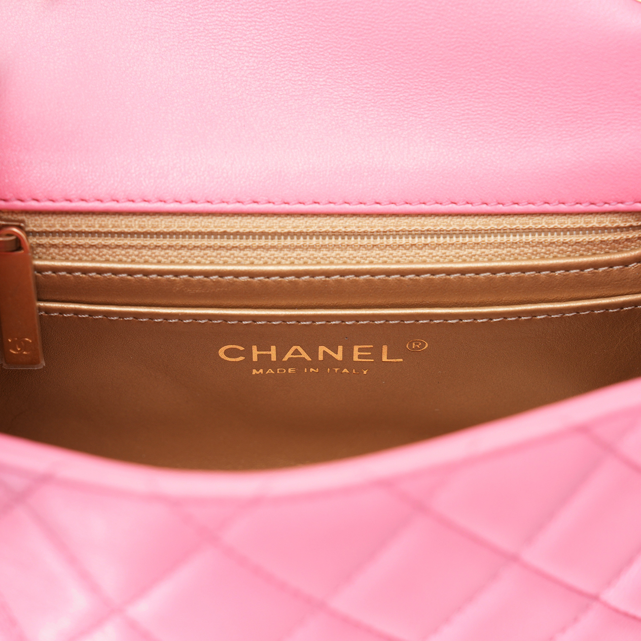 CHANEL(USED)샤넬 램스킨 클래식 골든볼 쁘띠삭 크로스백
