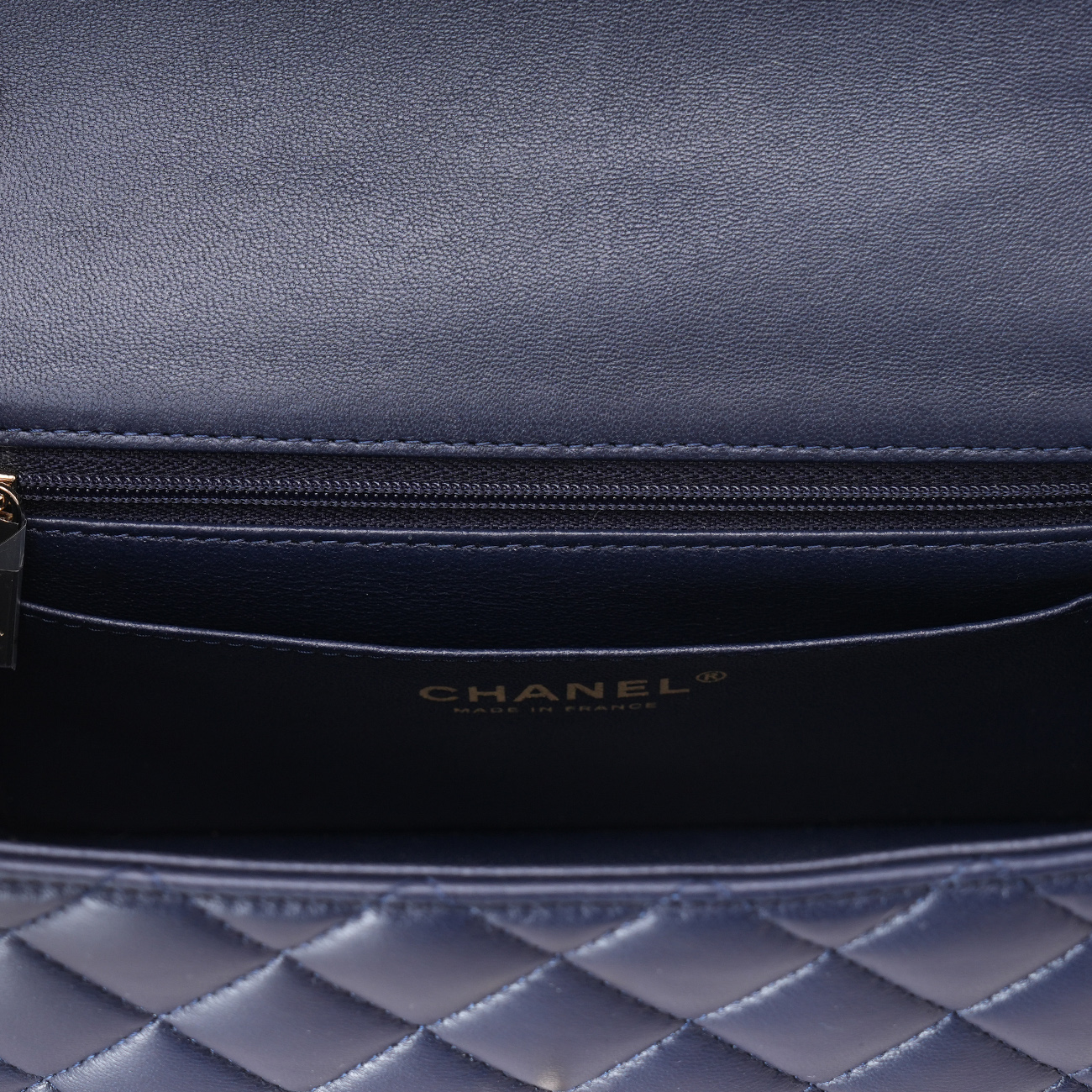 CHANEL(USED)샤넬 AS2431 램스킨 뉴미니 탑핸들 크로스백