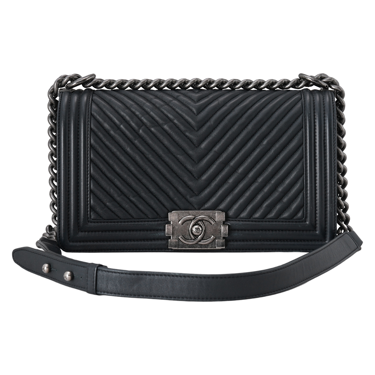 CHANEL(USED)샤넬 쉐브론 보이백 미듐