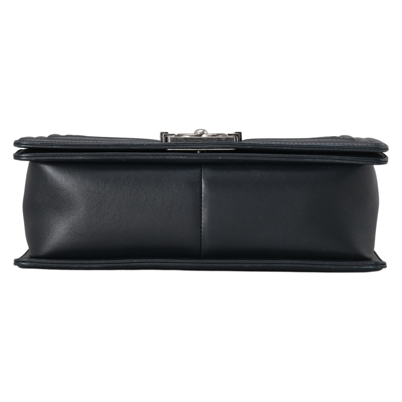 CHANEL(USED)샤넬 쉐브론 보이백 미듐
