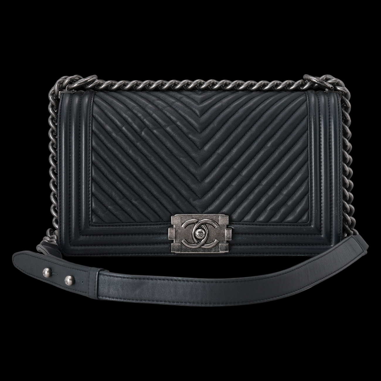 CHANEL(USED)샤넬 쉐브론 보이백 미듐