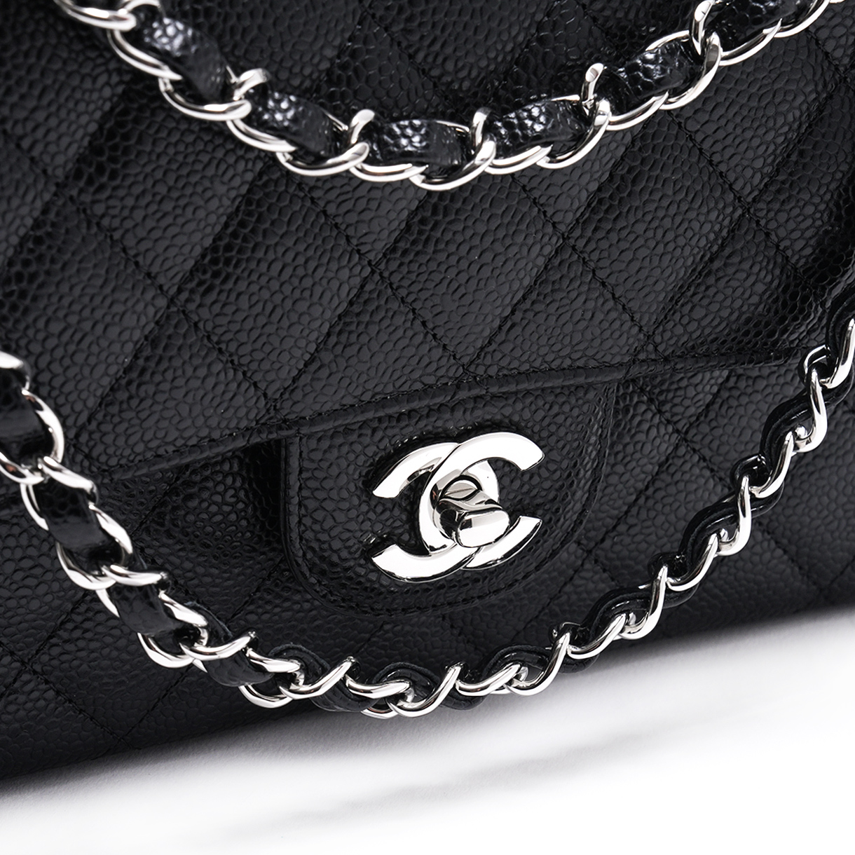 CHANEL(USED)샤넬 캐비어 클래식 미듐 플랩백