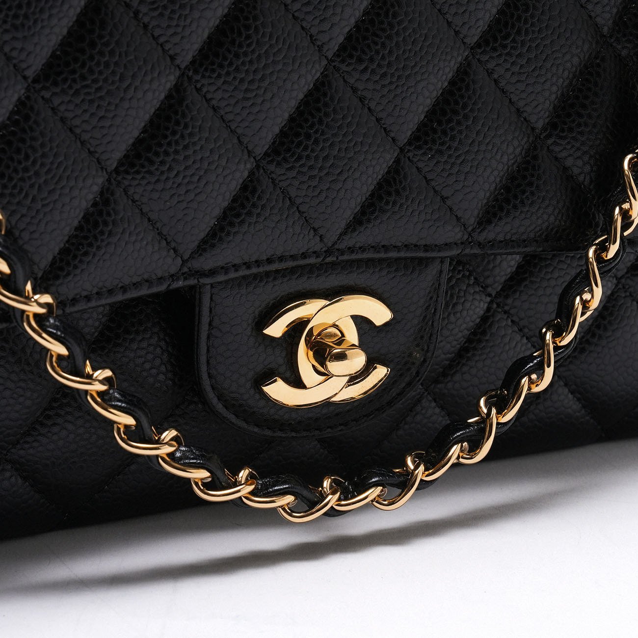 CHANEL(USED)샤넬 캐비어 클래식 미듐 플랩백