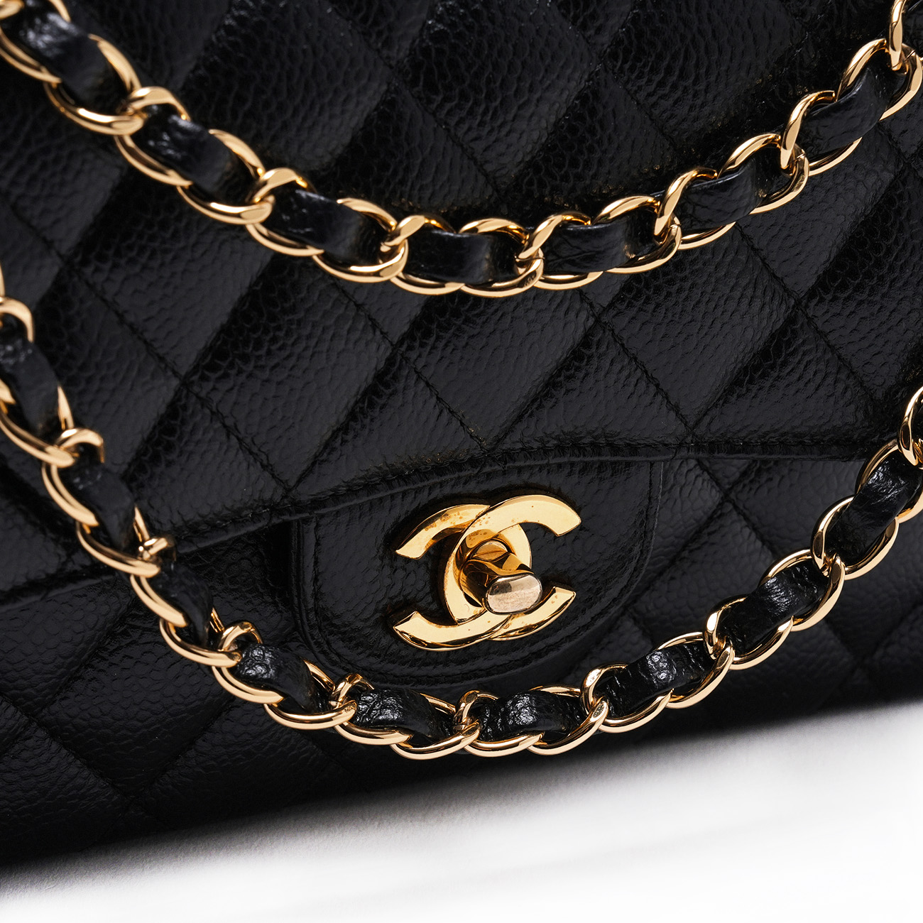 CHANEL(USED)샤넬 캐비어 클래식 미듐 플랩백