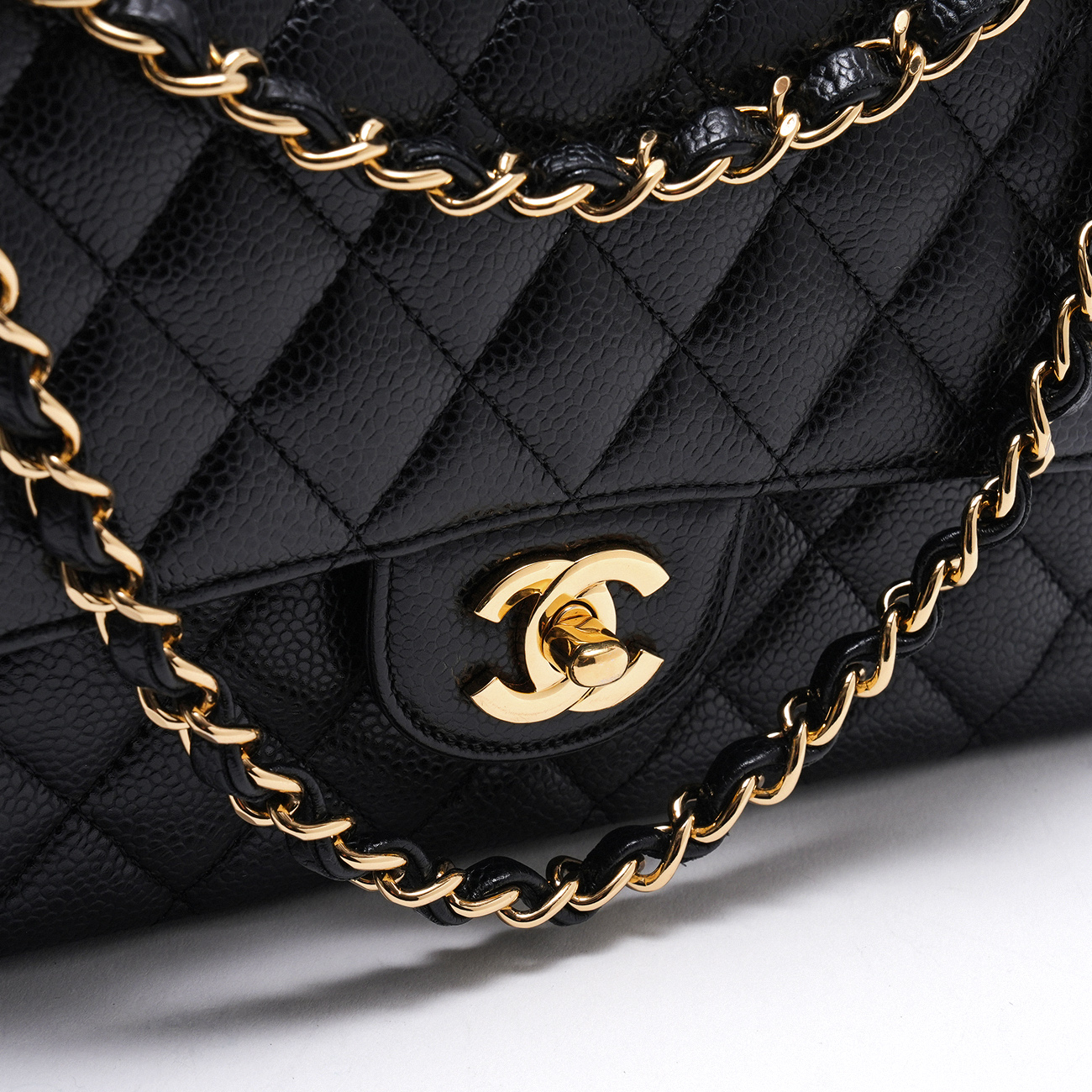 CHANEL(USED)샤넬 캐비어 클래식 미듐 체인 플랩백