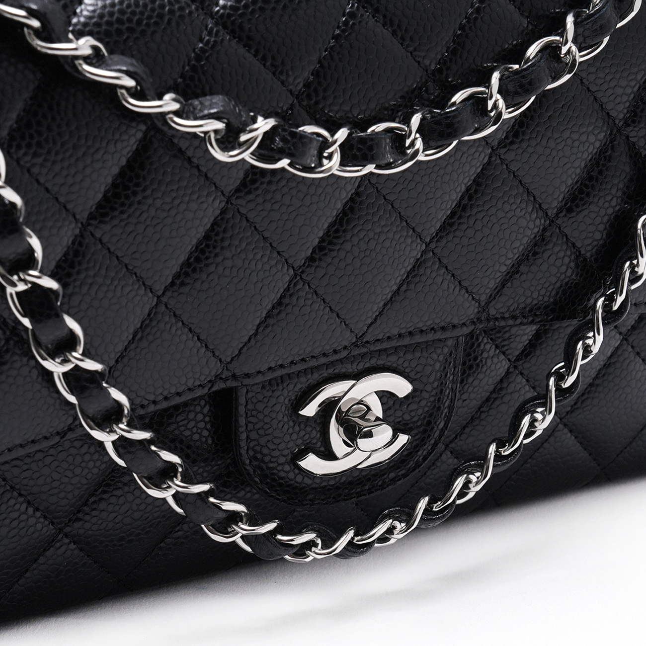 CHANEL(USED)샤넬 캐비어 클래식 미듐 플랩백