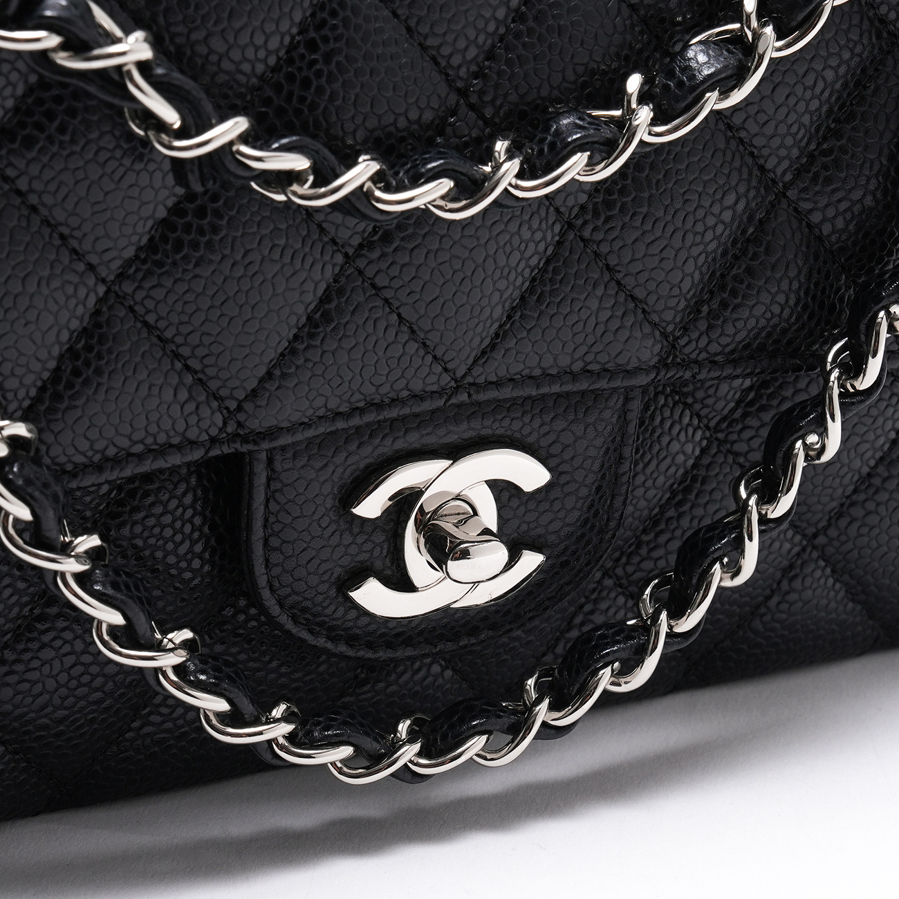 CHANEL(USED)샤넬 캐비어 클래식 미듐 플랩백