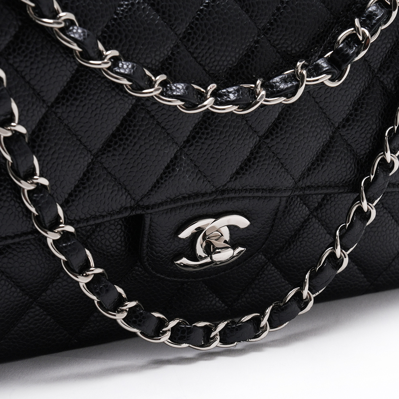 CHANEL(USED)샤넬 캐비어 클래식 미듐 플랩백