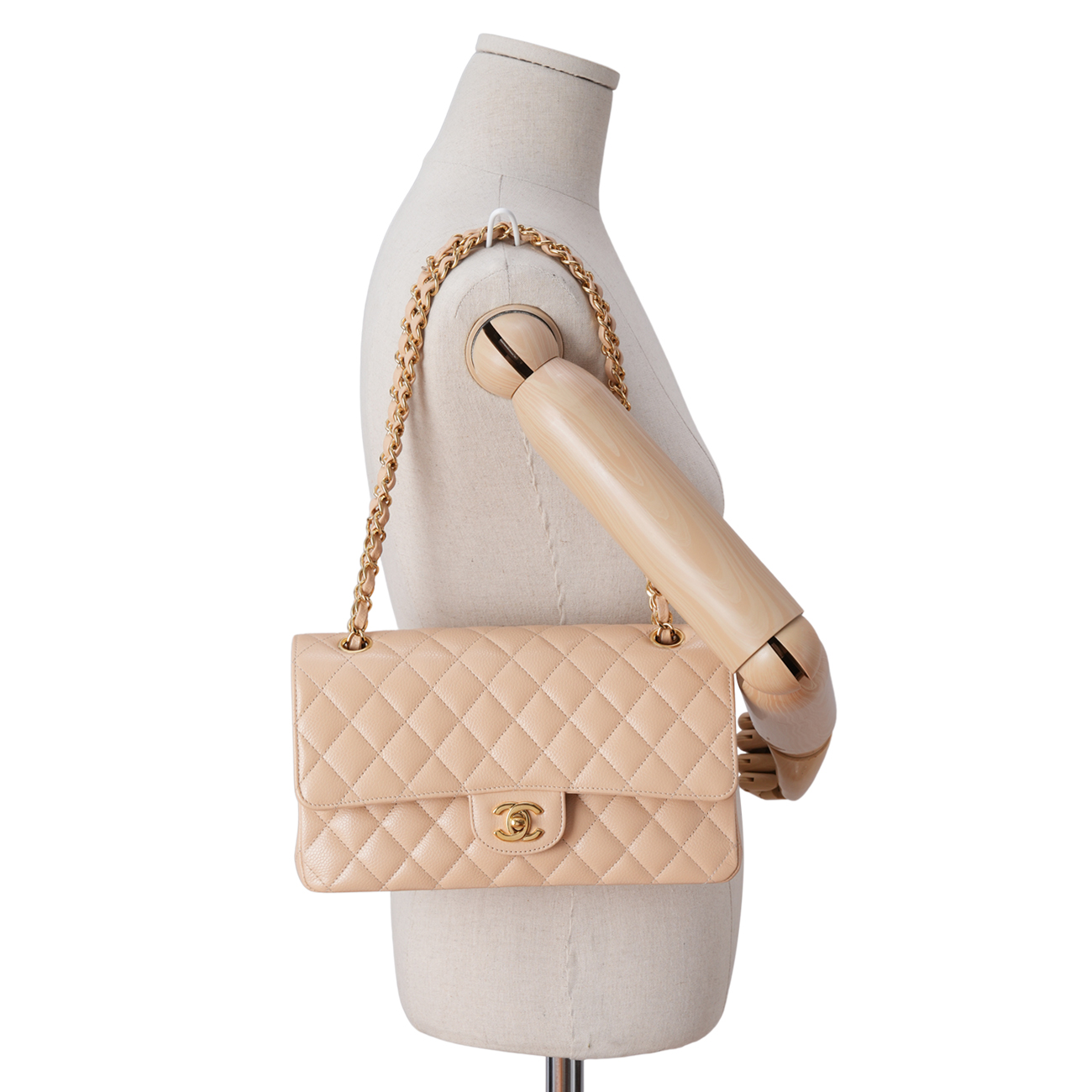 CHANEL(USED)샤넬 캐비어 클래식 미듐 플랩백 베이지 금장