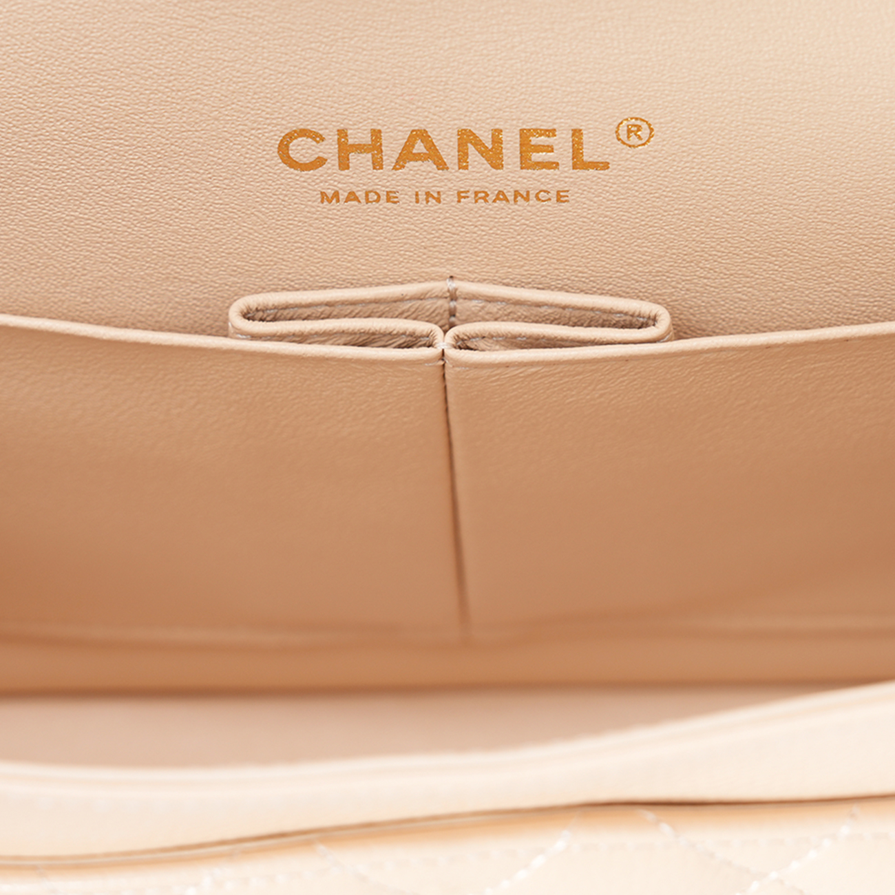 CHANEL(USED)샤넬 캐비어 클래식 미듐 플랩백 베이지 금장