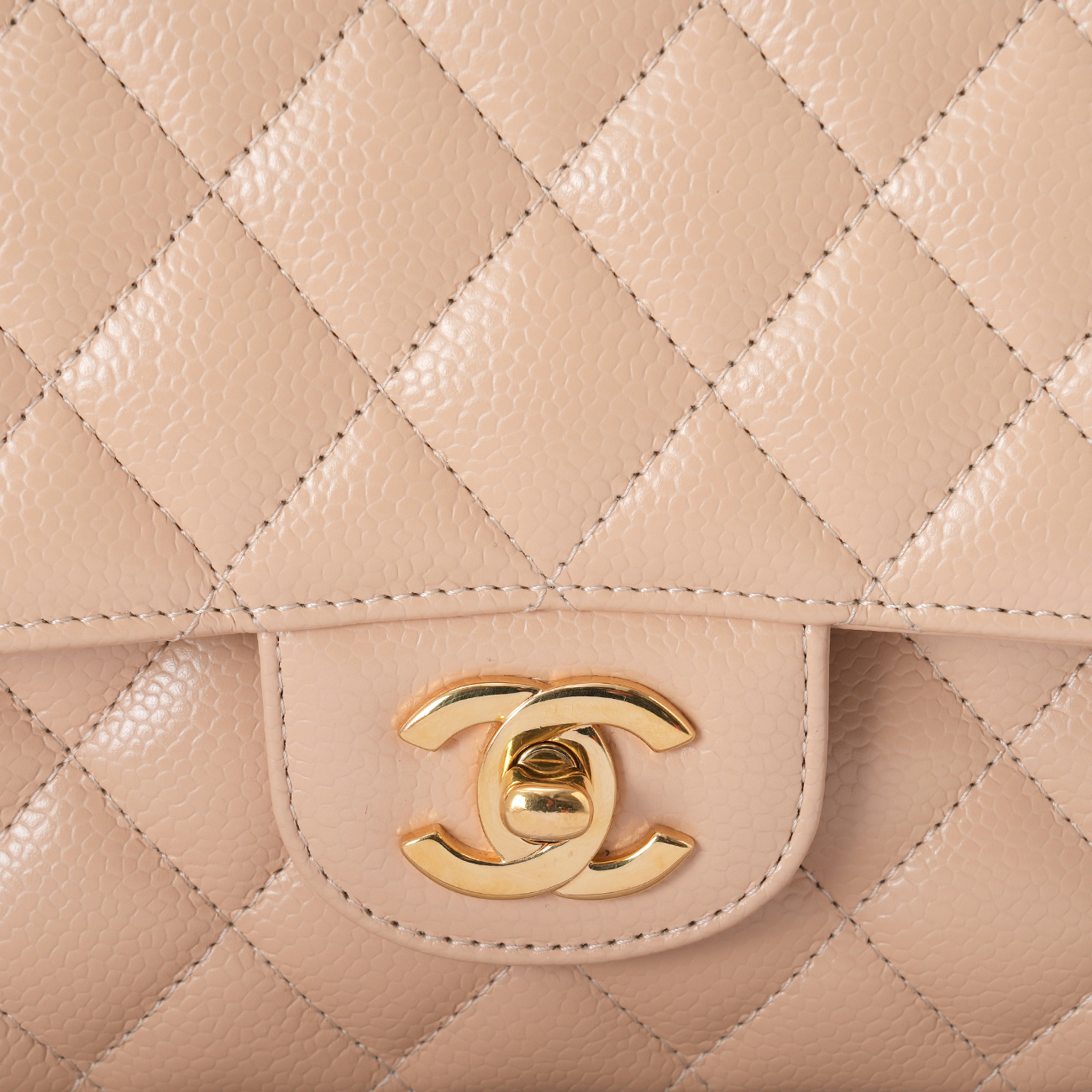 CHANEL(USED)샤넬 캐비어 클래식 미듐 플랩백 베이지 금장
