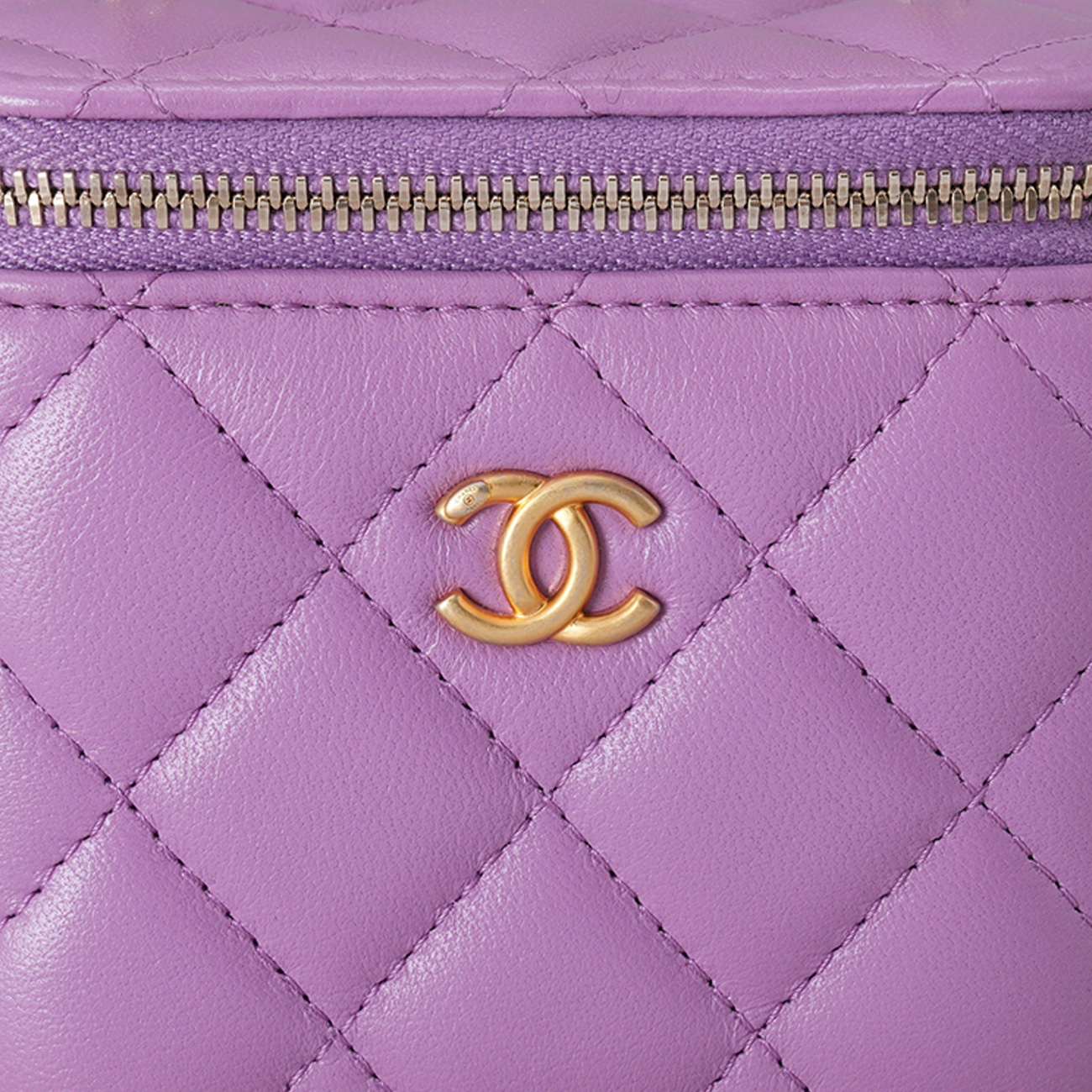 CHANEL(USED)샤넬 AP1447 골든볼 미니 베니티 크로스백