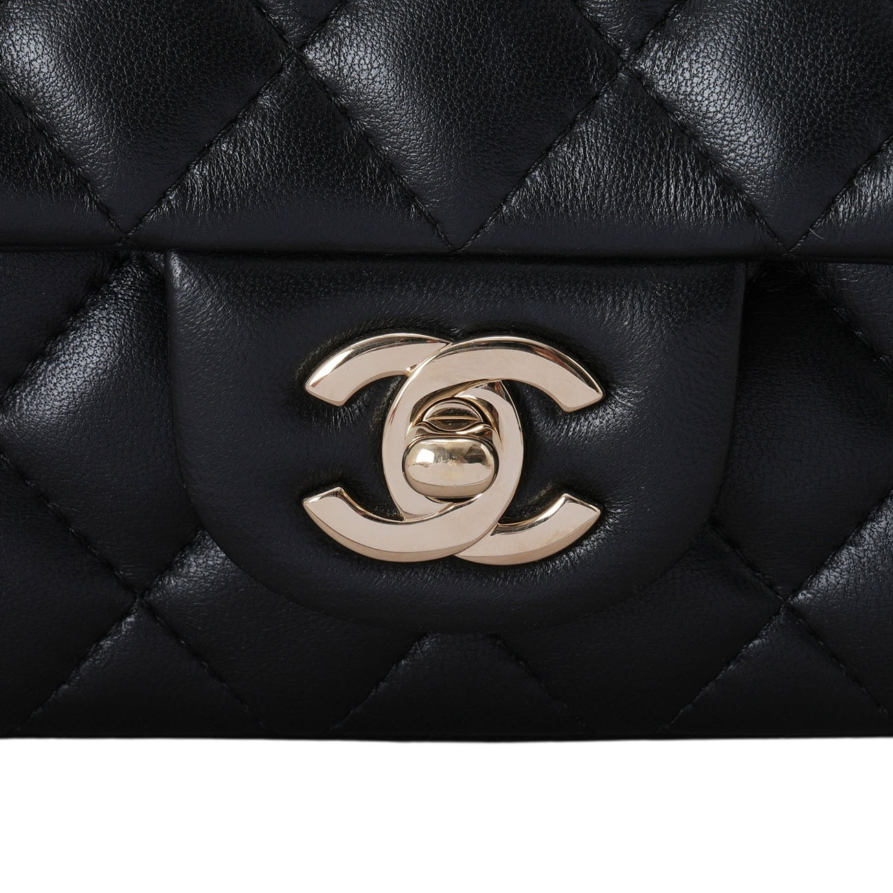 CHANEL(USED)샤넬 램스킨 클래식 뉴미니 크로스백