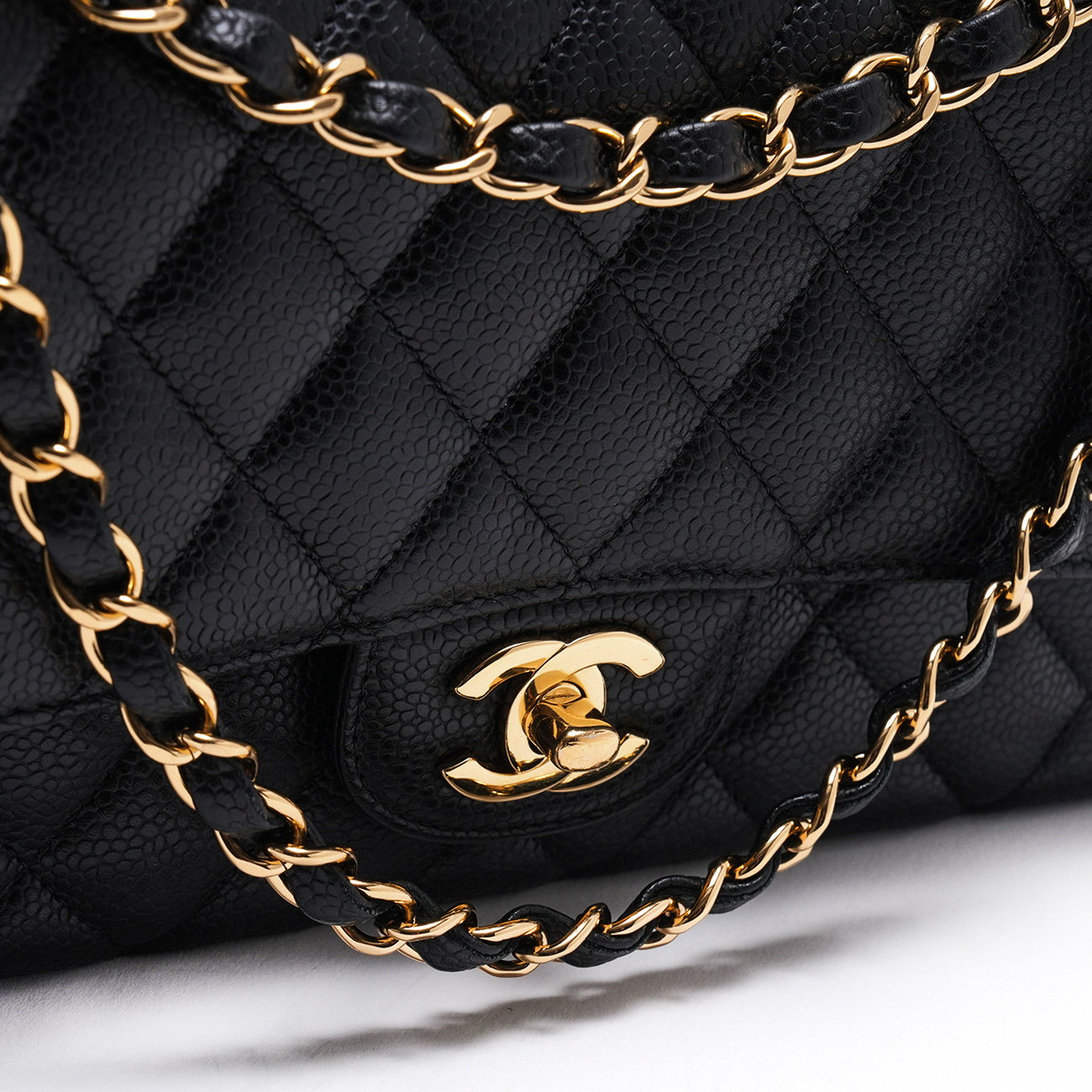 CHANEL(USED)샤넬 캐비어 클래식 미듐 플랩백