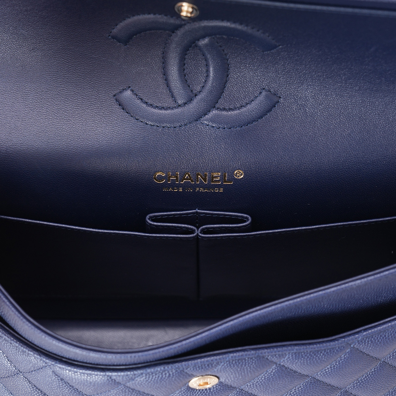 CHANEL(USED)샤넬 캐비어 클래식 미듐 플랩백