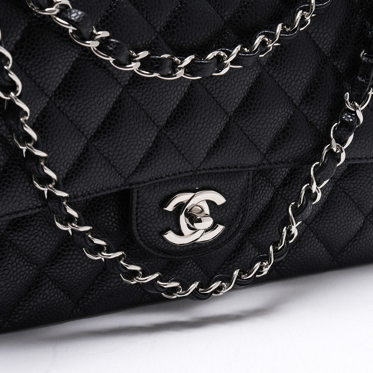 CHANEL(USED)샤넬 캐비어 클래식 미듐 플랩백