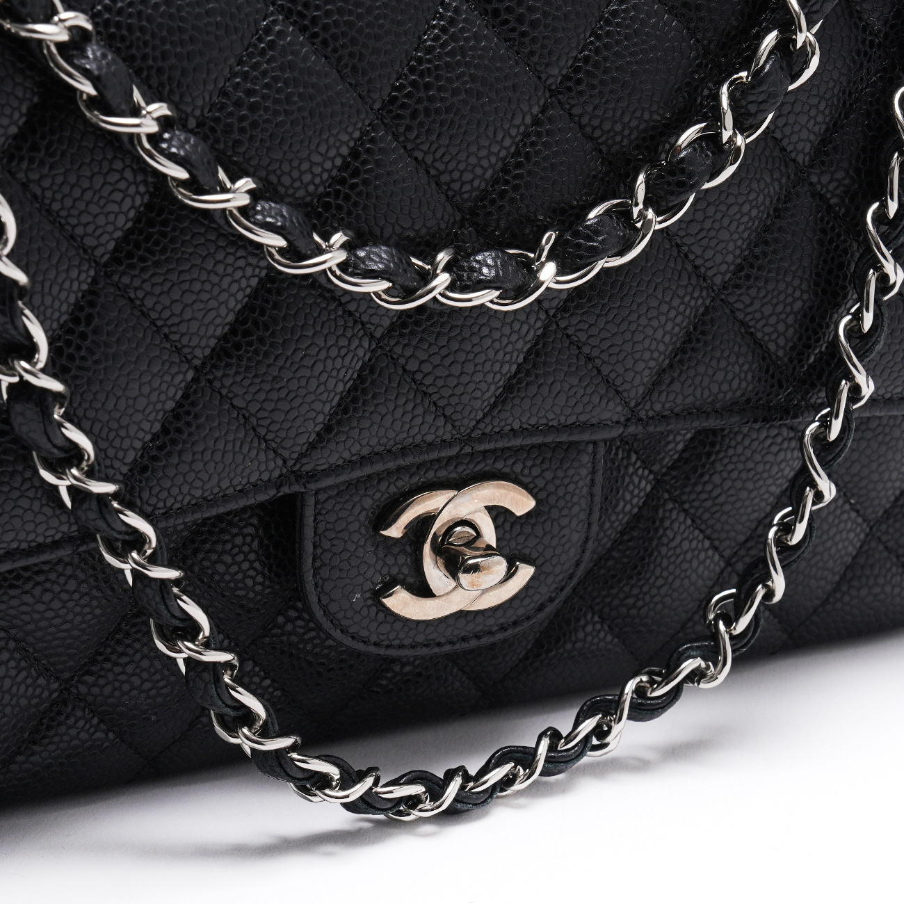 CHANEL(USED)샤넬 캐비어 클래식 미듐 플랩백