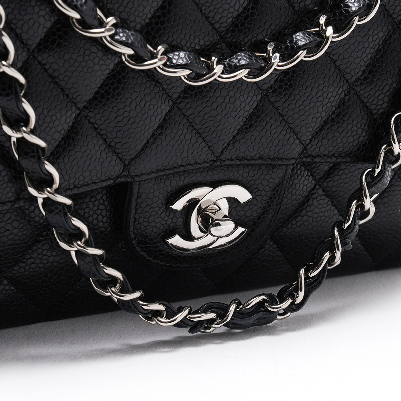 CHANEL(USED)샤넬 캐비어 클래식 미듐 플랩백