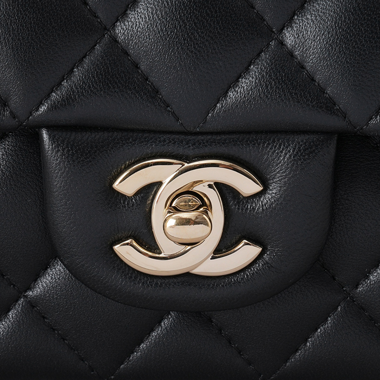 CHANEL(USED)샤넬 램스킨 뉴미니 탑핸들 크로스백