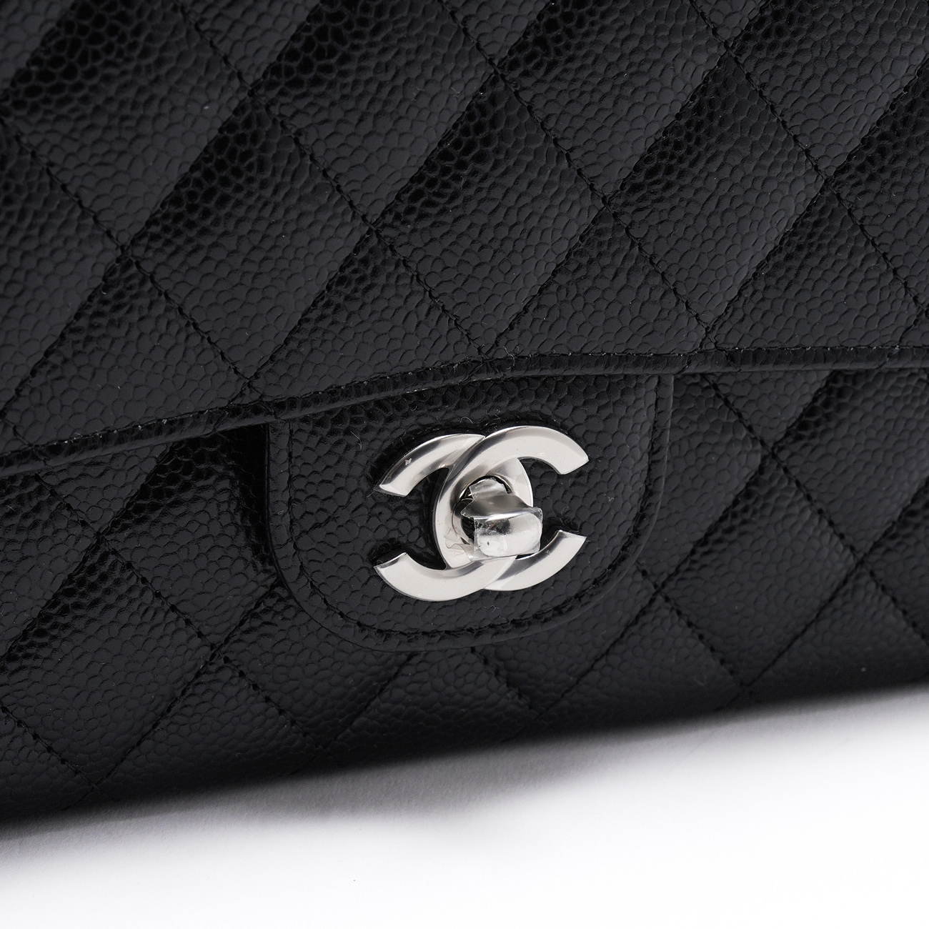 CHANEL(USED)샤넬 캐비어 클래식 미듐 플랩백