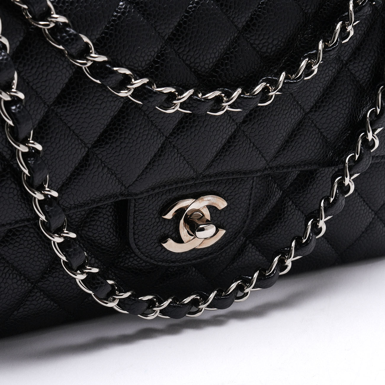 CHANEL(USED)샤넬 캐비어 클래식 미듐 플랩백