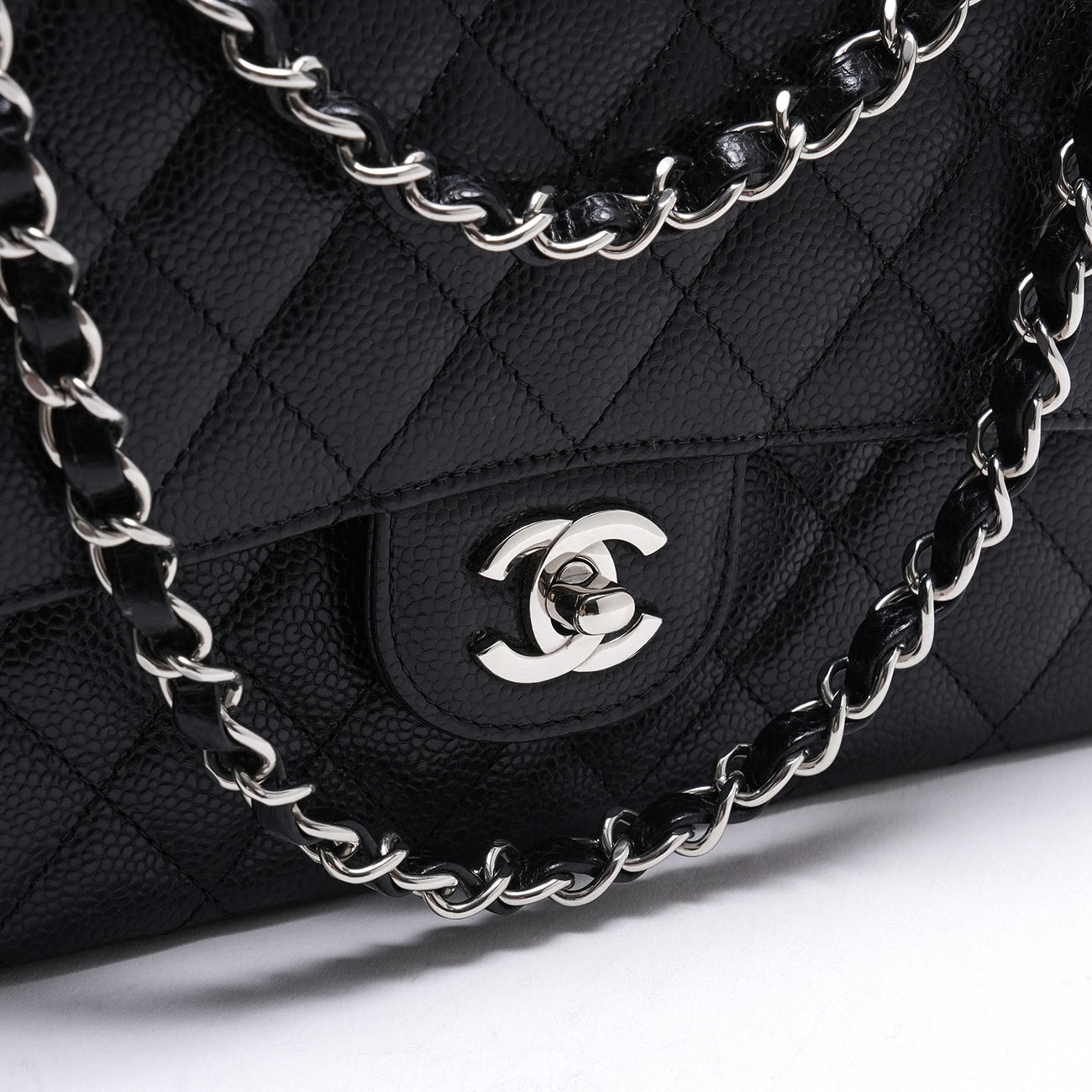 CHANEL(USED)샤넬 캐비어 클래식 미듐 플랩백