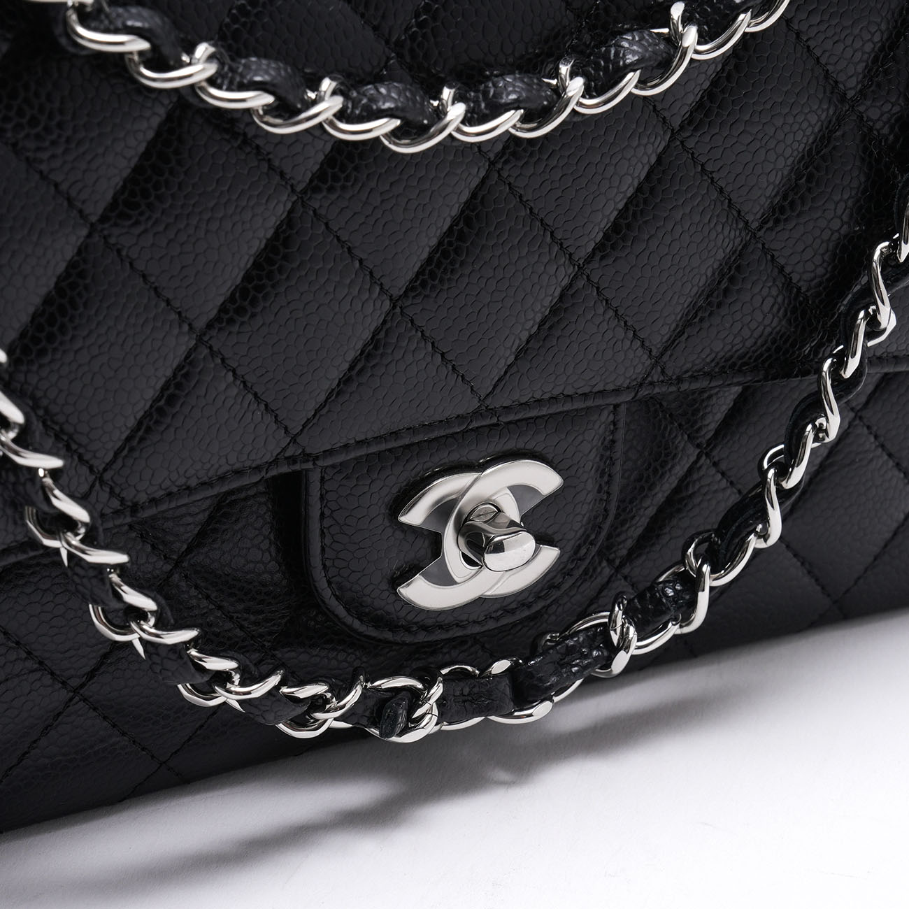 CHANEL(USED)샤넬 캐비어 클래식 미듐 플랩백