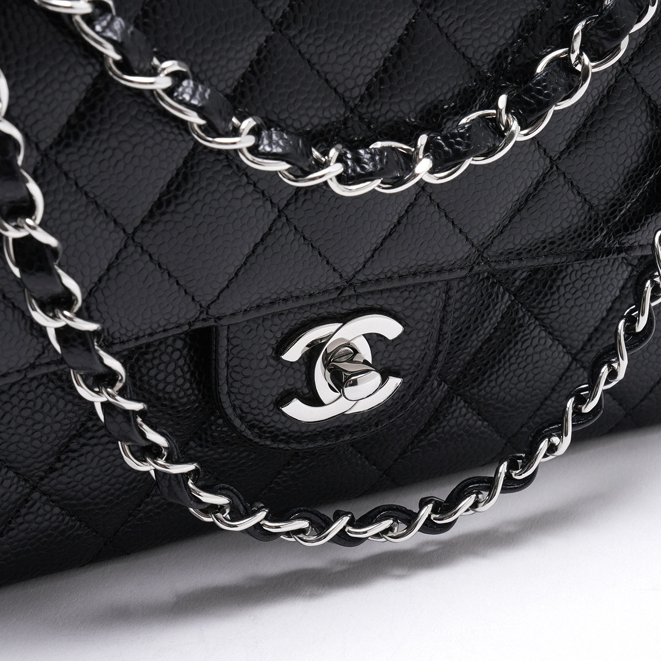 CHANEL(USED)샤넬 캐비어 클래식 미듐 플랩백
